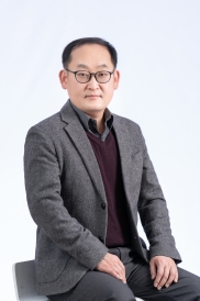 Professor Kim, Zee Hwan