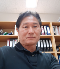Professor Seok, Yeong-Jae