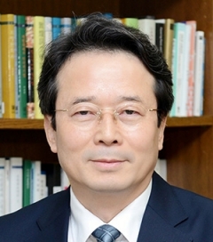 Professor Seong, Rho Hyun