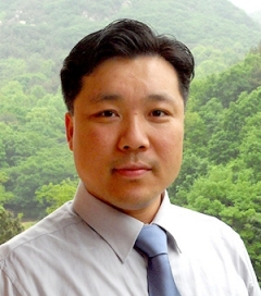 Professor Baek, Daehyun