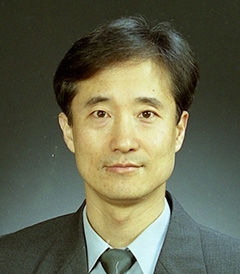 Professor Moon, Joong Yang